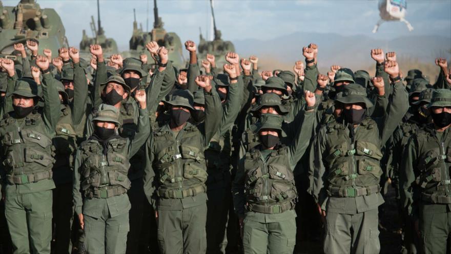 Las mujeres de la Patria, las mujeres bolivarianas, feministas, chavista, Antiimperialistas somos amantes de la Paz y en unión cívico militar respaldamos a la gloriosa FANB  <a href="/NicolasMaduro/">Nicolás Maduro</a> <a href="/dcabellor/">Diosdado Cabello R</a> <a href="/ConCiliaFlores/">Cilia Flores</a> <a href="/PartidoPSUV/">PSUV</a> <a href="/vpmujerespsuv/">@VpPsuvMujeres</a> <a href="/VTVcanal8/">VTV CANAL 8</a> <a href="/jorgerpsuv/">Jorge Rodríguez</a> #YoSoyFANB