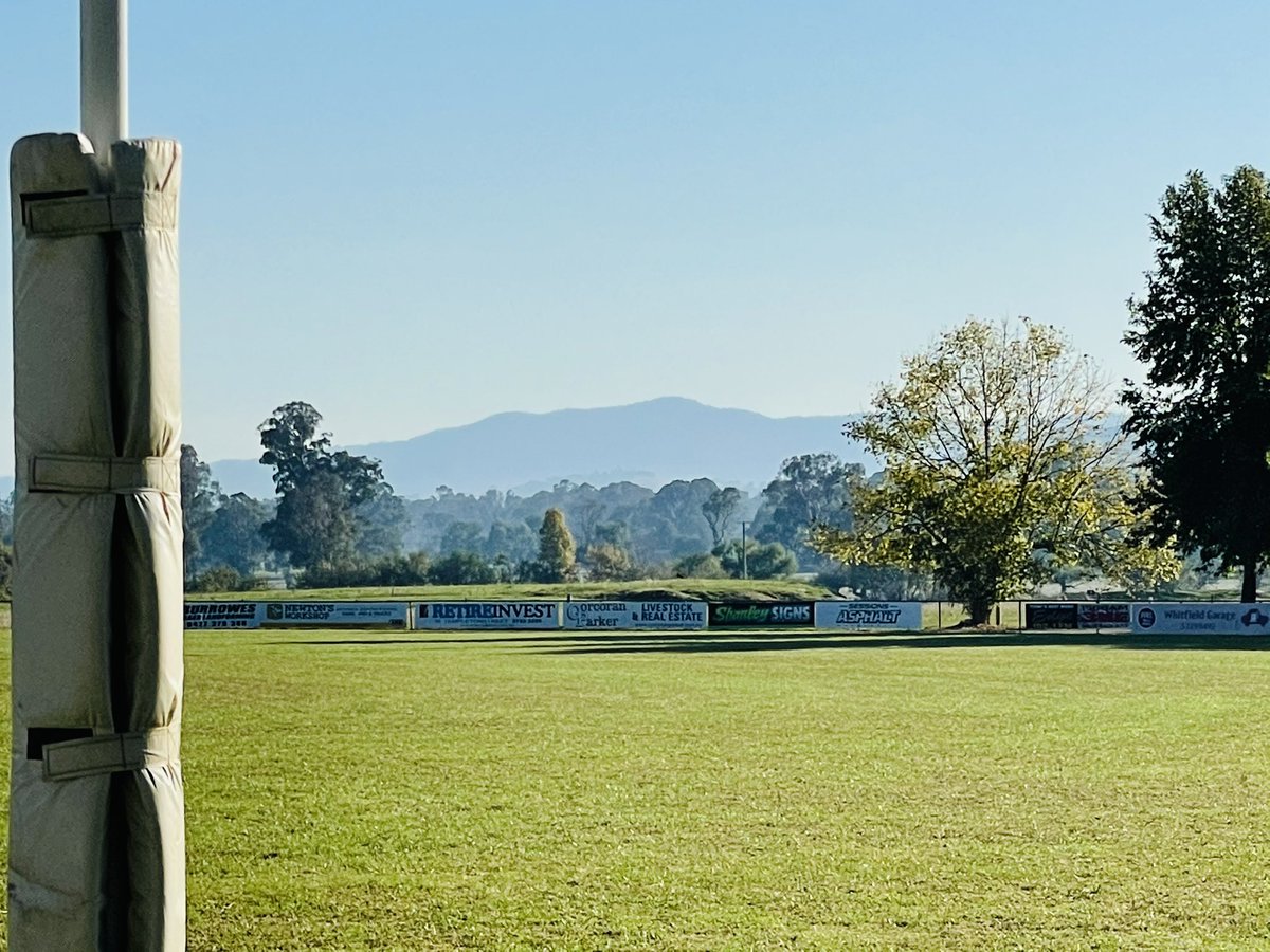 There should be a hashtag for Vic Country footy grounds with handy backdrops