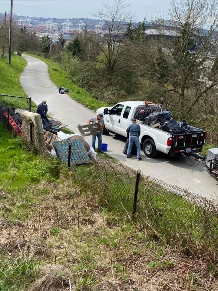 weheartseattle's tweet photo. 3400 pounds of trash removed from Dr. Jose Rizal off leash dog park and โthe jungleโ abandoned camps and a separate pick under the West Seattle bridge where we did outreach work. We welcomed several new volunteers today! Great work everyone and thank you. #weheartseattle https://t.co/YOm3mncfQS