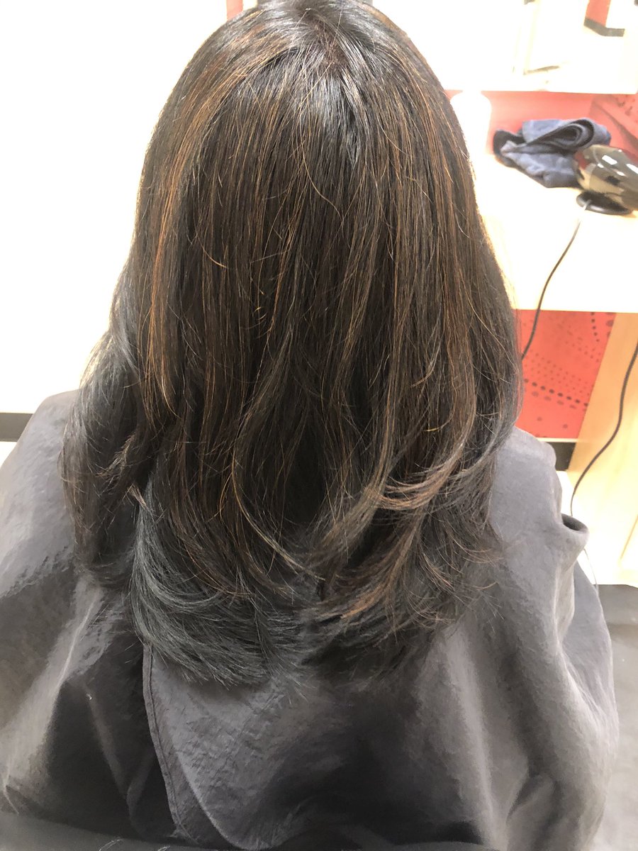 tatytringali's tweet photo. #greycoverage #haircut #longlayershaircut #blowoutstyles #olaplex #olaplextreatment #matrixcolor #jcpenneysalons #salonbyinstyle #behindthechairstylist #behindthechair #oneshothairawards #bayareahairstylist #openedhairsalon #salonlife #saloncentric #cosmoprofbeauty https://t.co/Fkhq1KQHR9