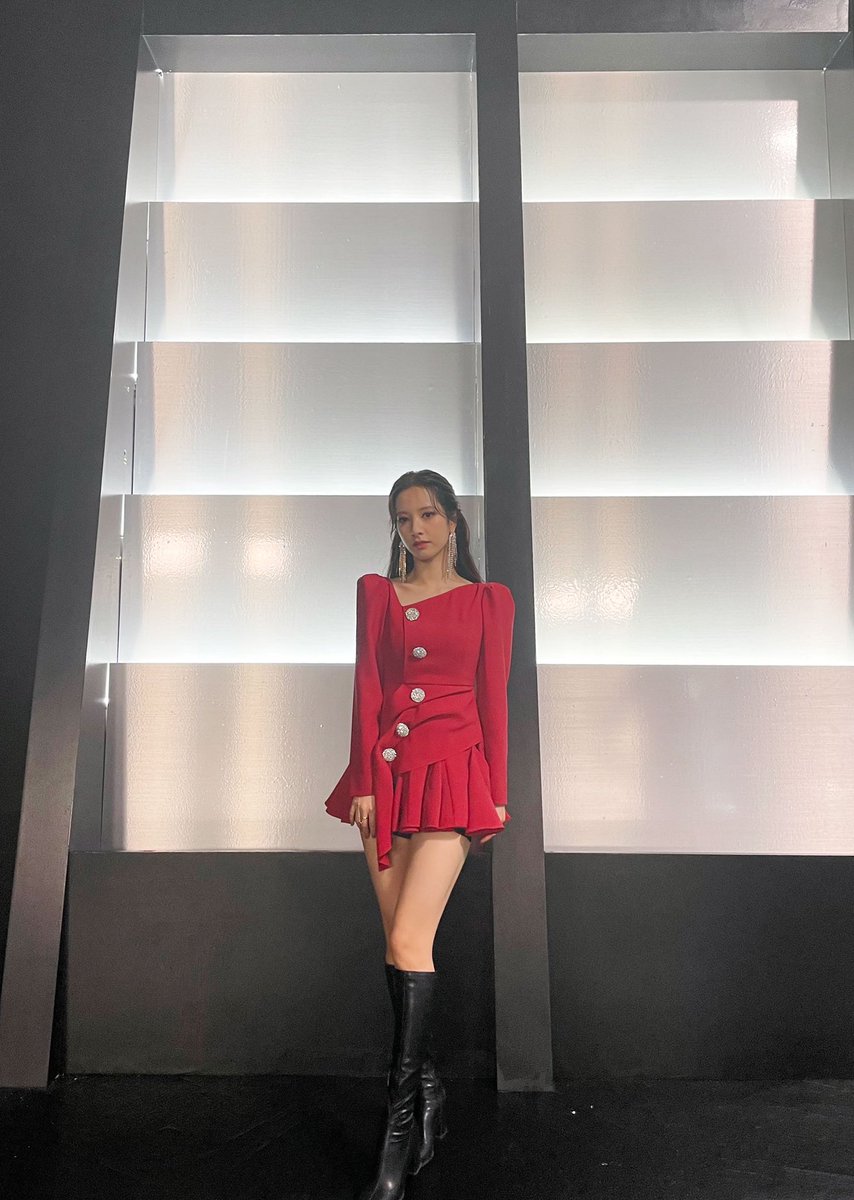 MASQUERAIDES's tweet photo. ㅤㅤ 
ㅤ ㅤ[#우주소녀 #🐺] 
ㅤ  ㅤ#우주소녀 #UNNATURAL sharing the moment with you with took this shot on-site while filming UNNATURAL Music Video.
ㅤㅤㅤ🌸 #엑시[@wujuchu] #설아[@seoladore] #보나[@kimejiyeon] #은서[@jiooyeon]
ㅤㅤ https://t.co/NpUcTvSAWn