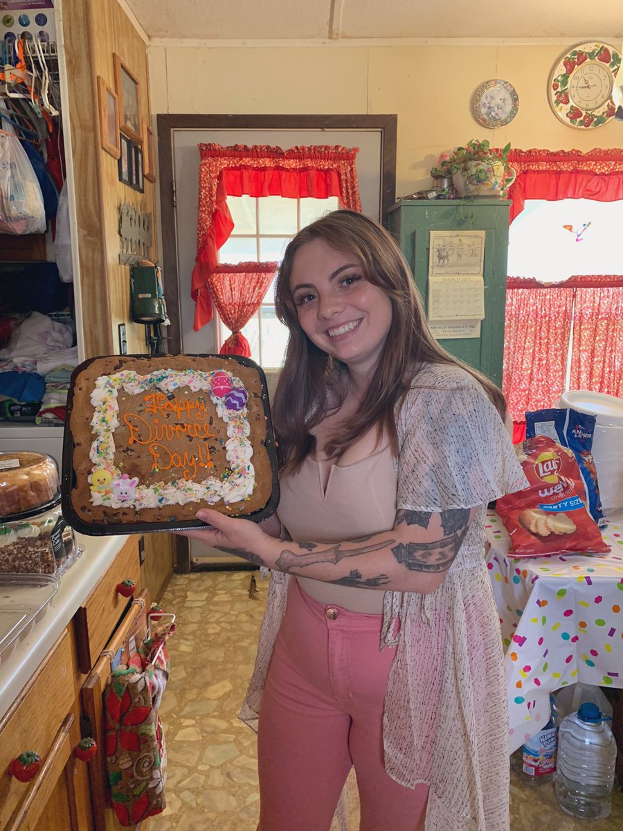 itsleviOsa934's tweet photo. rip to my ex husband: 
he’s alive, just dead to me 🌸🥰 https://t.co/TOlqR9f2rT