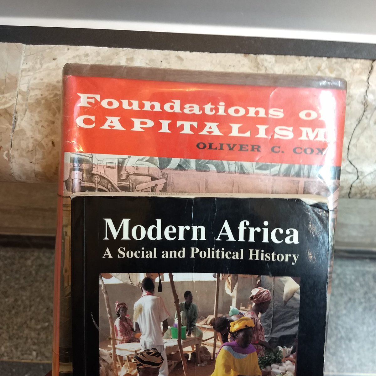 _CharlesBrooks's tweet photo. Picked up books I had on hold at the library - looking forward to the reading/study #seriousreading #alwaysreading #alwayswriting #blackradicalbooks #politicaleducation #OliverCox #BasilDavidson https://t.co/4I4ao7WKoJ
