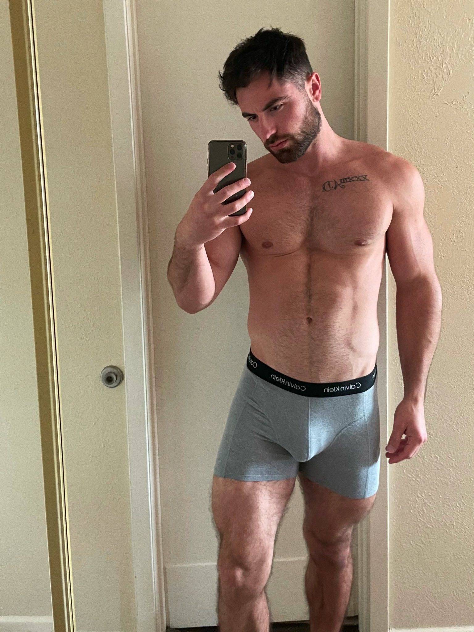 Ruggery Valdivia on Twitter: "Woke up like this 😩 https://t.co