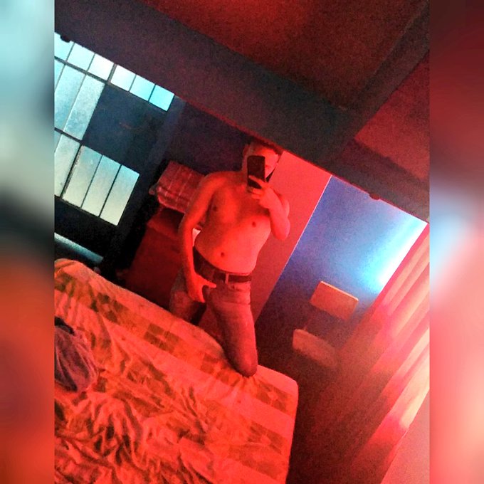 2 pic. #varonil #activo #vergon Cumpliendo fantasías a chic@s ??? https://t.co/2K4732BoEE