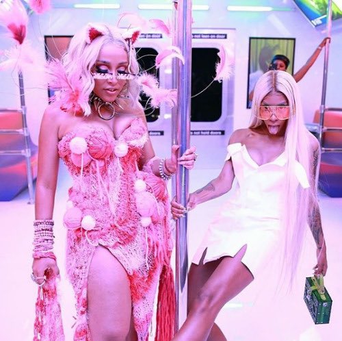 alexisdlamini's tweet photo. pussy talented, it do cartwheels.
@AlexisDlamini x @HotGirlMesi 
#20GRAMMYs 🐱🧶✨ https://t.co/eYMxN5gLuz