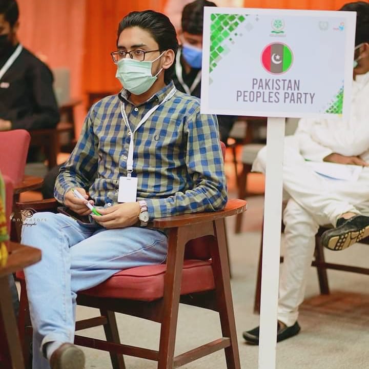 HamzaAnsariPK's tweet photo. Thanks Model Parliament &amp; Hamdard University for polishing our skills !!

The lesson of history is clear: 
Democracy always wins in the end!

@BBhuttoZardari
@NazBaloch_
#ModelParliament
#HamdardUniversity 
#PPP https://t.co/WAI5KpUQLK