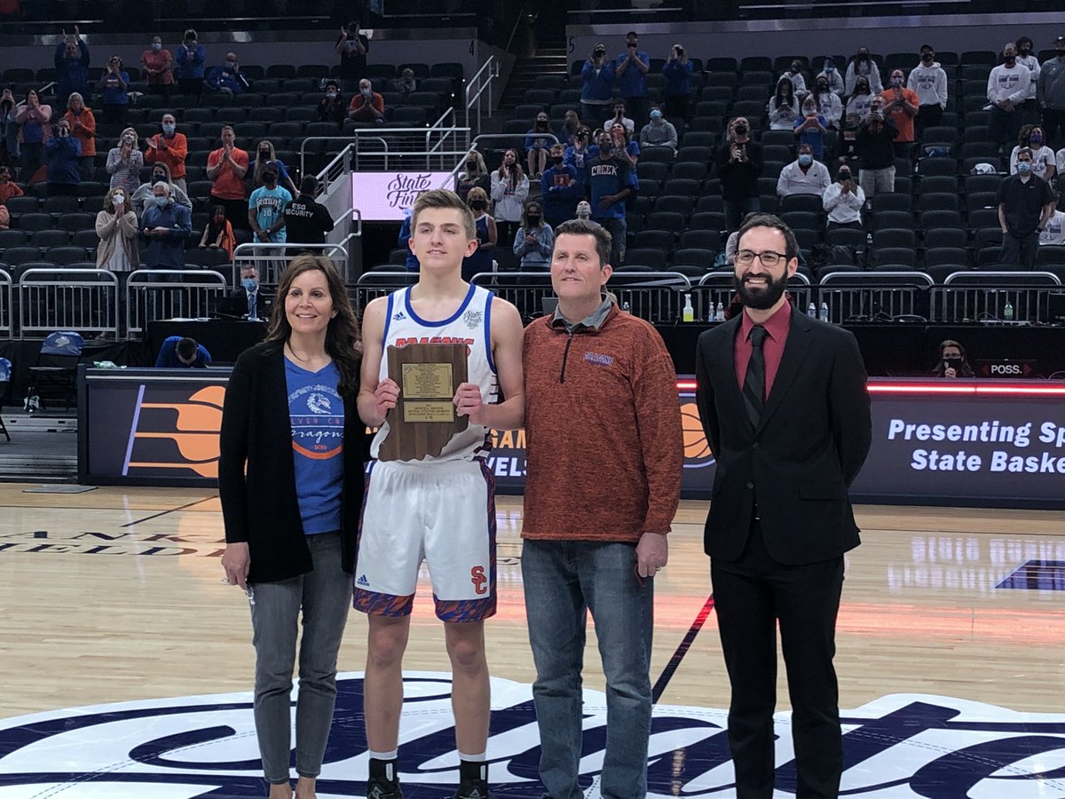 Congratulations to Silver Creek’s Kooper Jacobi for being named the 3A Arthur L. Trester Mental Attitude Award winner, presented by the Indiana Pacers and Indiana Fever! <a href="/Pacers/">Indiana Pacers</a> <a href="/IndianaFever/">Indiana Fever</a> @SilverCreekAD