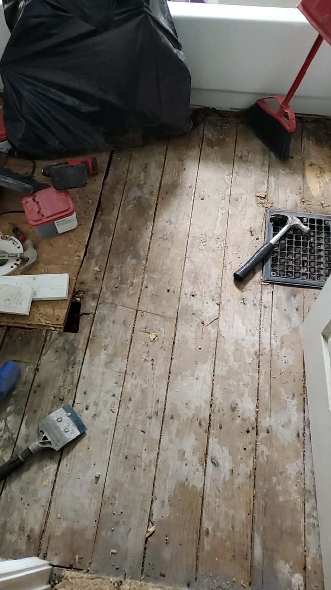 HackerShayne's tweet photo. This has been a hellish pair of weekends. Last weekend I tore out 90% of a bathroom(umpteenth time mind you) to replace subfloor, joist work, and plumbing where the previous remodelers had made plumbing mistakes causing everything else to rot.
(Old sub floor/partly redone) https://t.co/rWlgU5wjIP