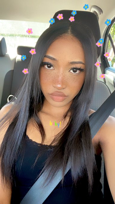 My man in the back filling up the tank cuz I don&rsquo;t do manual labor !!! https://t.co/UhF1fe9nQA