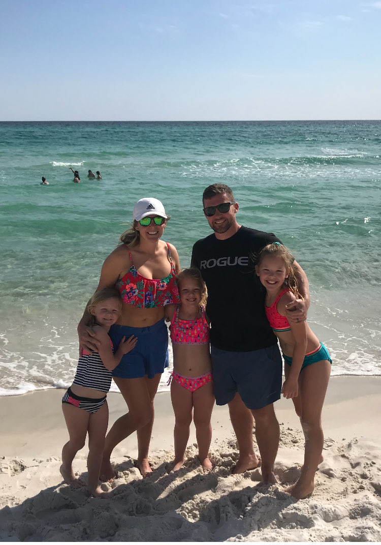 CoachEdwards10's tweet photo. Awesome time with the girls! #springbreak21 https://t.co/3kW26O46lQ