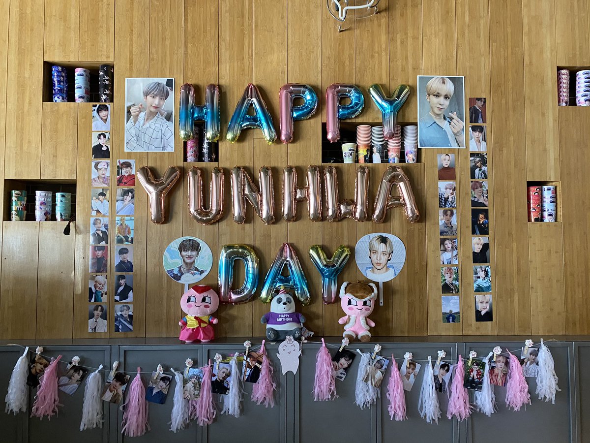 stayzerose1003's tweet photo. Thank you @bloomxcafe for the cutest freebies! #SpringDayWithYunhwa https://t.co/4kF2vzuDra