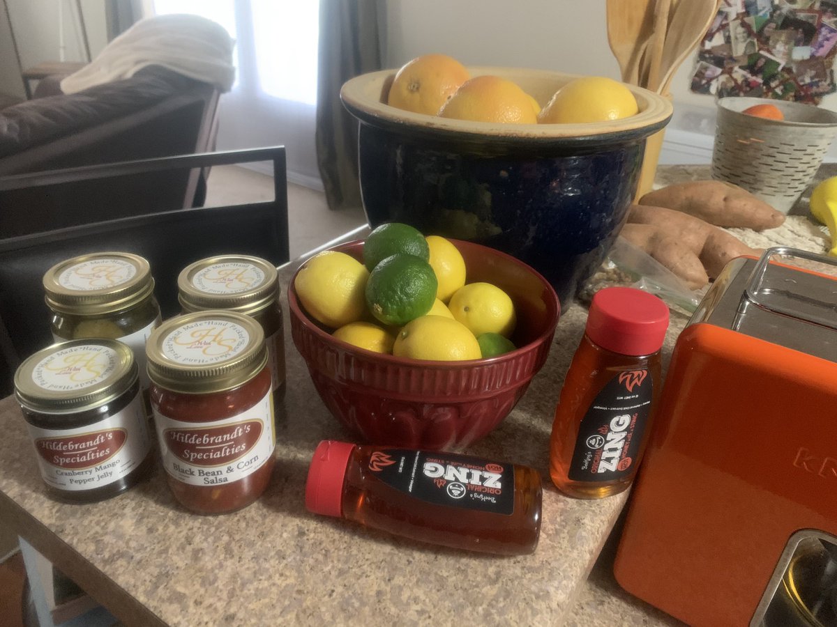 riggghtsaided's tweet photo. Once again I return from @cantontradedays with nothing but food and I am not mad. https://t.co/m9mj0bAAqA