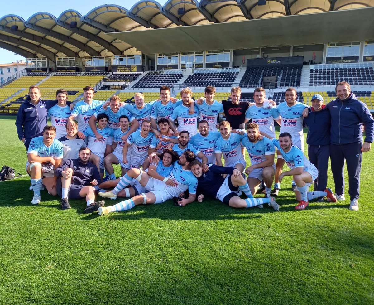 Le groupe Espoirs bayonnais vainqueur sur le score de 27 à 25 du Stade Rochelais au stade Marcel Deflandre pour le match retour ! Félicitations à tous !💪👊🔵⚪
📸 Crédit photo : François MEYRANX