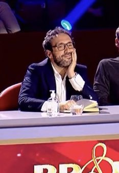 RosaliamyLove's tweet photo. España viendo y escuchando a Ana Guerra en #Prodigios4 https://t.co/TYsmqxWX2a