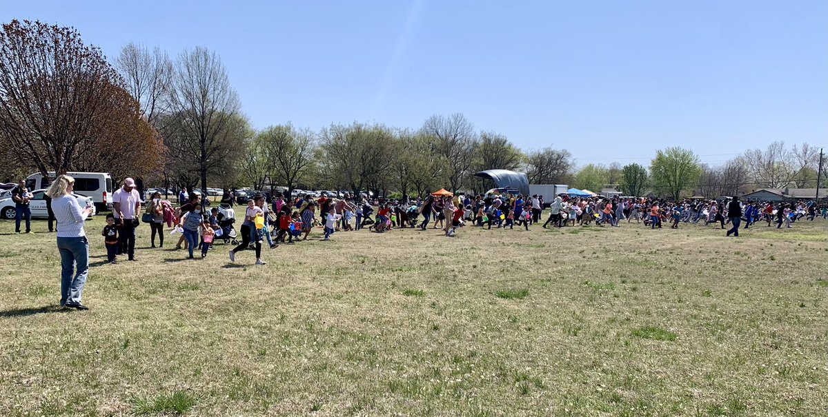 TPDMarkJr's tweet photo. The Council for Safe Neighborhoods hosted an Easter event in the @cityoftulsagov today, bringing the Hispanic community together with @TulsaPolice, @TulsaFire and others, to build trust and have positive interactions with kids. It was great! Thank you! #collaborativepolicing https://t.co/Enhi8rfL9J
