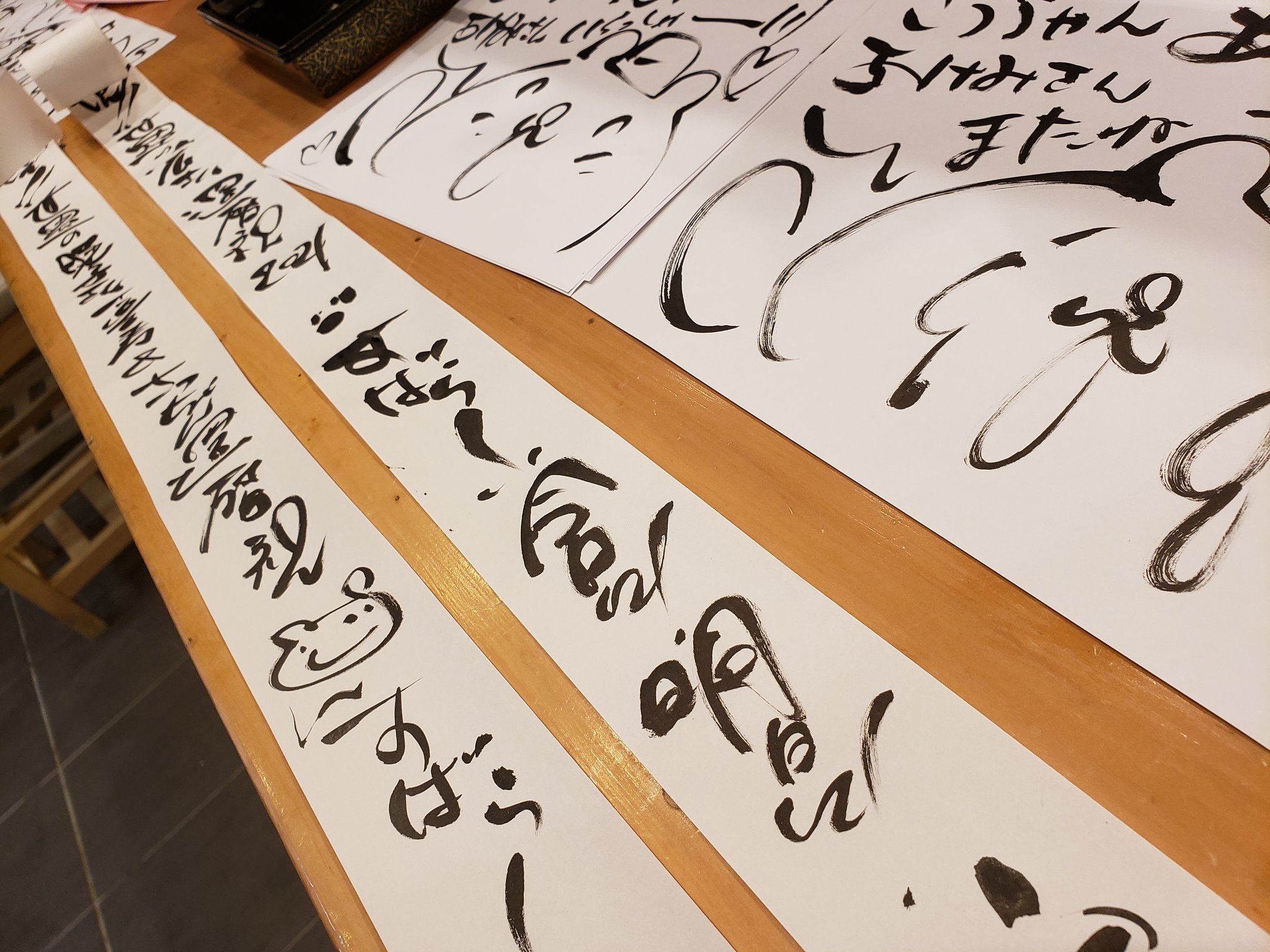 よし 鯛らーめん穂と花 おもいで屋一力寿司 おもいでやさん 春とか空とかでもですが ヒロのつくお名前の時は サプライズの選曲を こっそり 全部ヒーローに仕込んでたりを 朝までちまちまやってるんすけど ほぼ気づかれないw だが その感じがいいっ