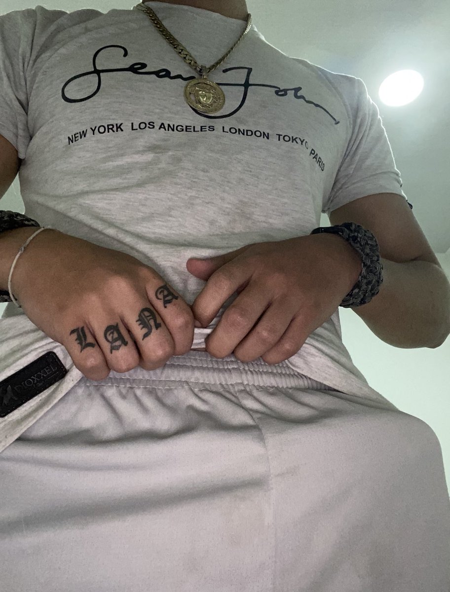 CharlieHotx's tweet photo. Solo 100Rt y subo otras fotos https://t.co/0LbDYdYa59