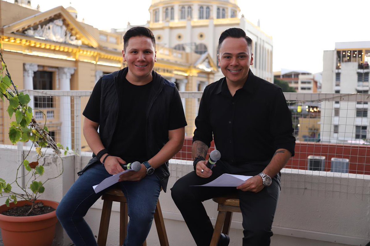 Los Gemelos ya están Urbanizando El ‘Summer Fest 2021’! ⚠️ Estaremos transmitiendo totalmente en VIVO desde el Centro Histórico hasta las 8PM, toca el siguiente enlace para unirte a la fiesta! 🔗
👉🏻 gruposamix.com.sv/lagozadera/

#SummerFest2021 #GrupoSamix