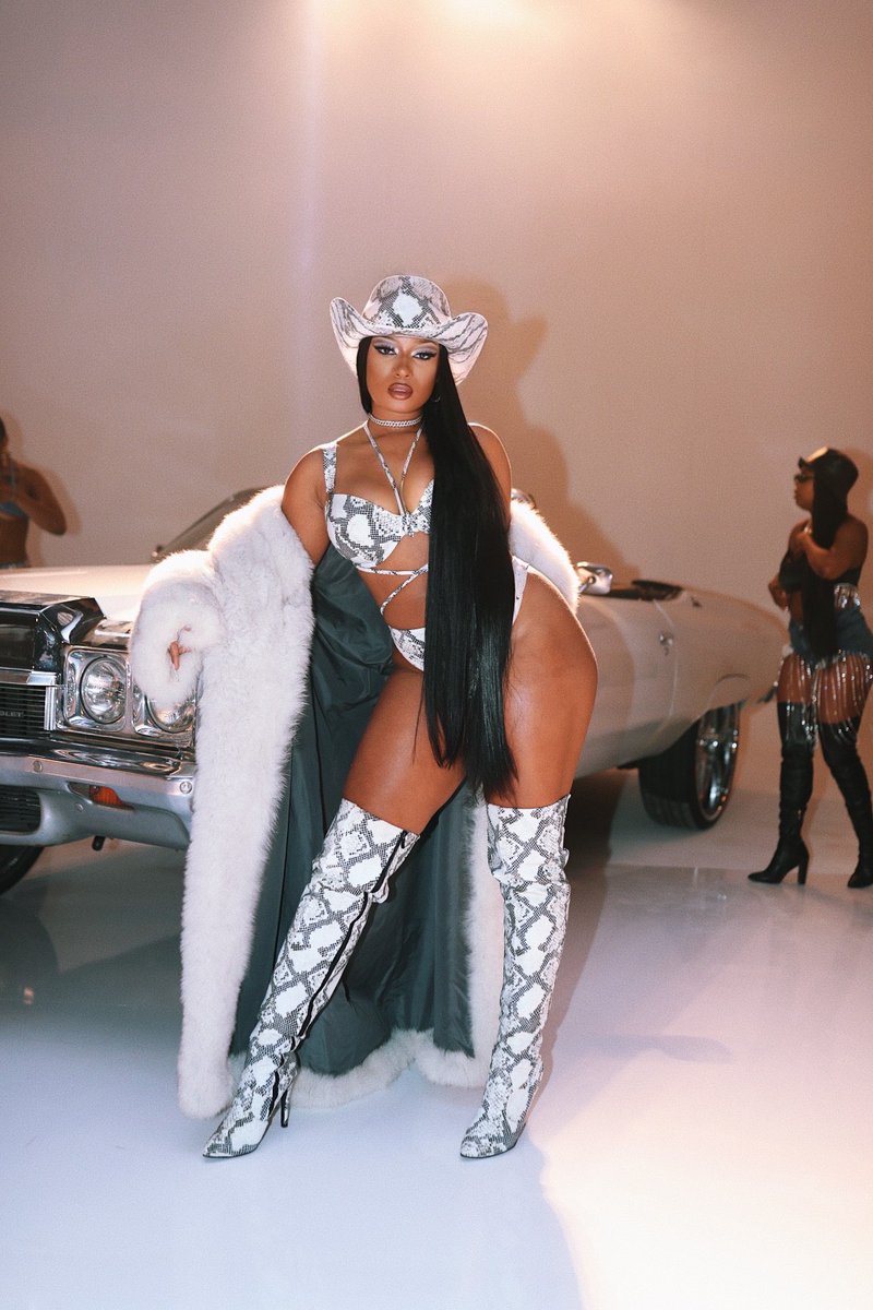 theestallion's tweet image. 🤘🏽🤘🏽🤘🏽