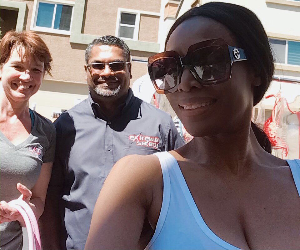 cocojohnsen's tweet photo. Happy Easter Weekend everyone and thank you to everyone who stopped by our pop up shop today to support small businesses. 🙌🏾 https://t.co/6dkwaUx5OE