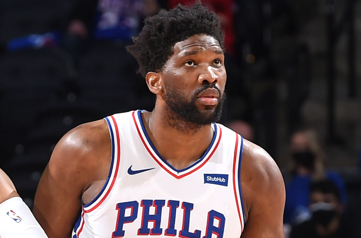 Joel Embiid back in 76ers' lineup after missing 10 games with knee injury