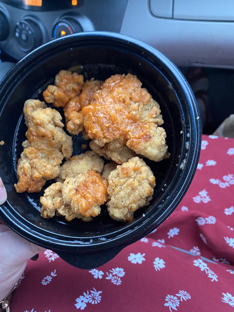 alstarmeg's tweet photo. @sonicdrivein where’s my Buffalo sauce?? I ordered the sauced popcorn chicken with Buffalo sauce and this is all the sauce I got. https://t.co/ev2ioBYAJA