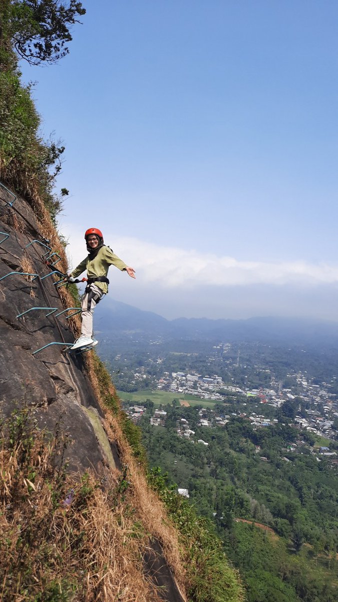 Kopi Nanas, Tempe Mendoan, Kentang Goreng

Loc: <a href="/TamanRancah/">Taman Rancah</a> Jimat Viaferata, Desa Mendelem, Kecamatan Belik, Pemalang.

Mantuls lur 

#DiJatengAja