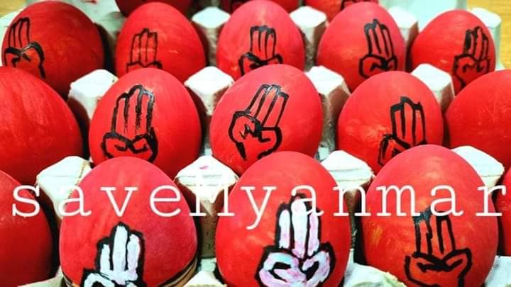 Halner2's tweet photo. Easter Egg Strike🥚🥚
#WhatsHappeningInMyanmar 
#EasterEggStrike 
#EasterSunday
#EasterEggChallenge
#world_record_egg 
#HearTheVoiceOfMyanmar

Crd pics https://t.co/Y0irRzwYlZ