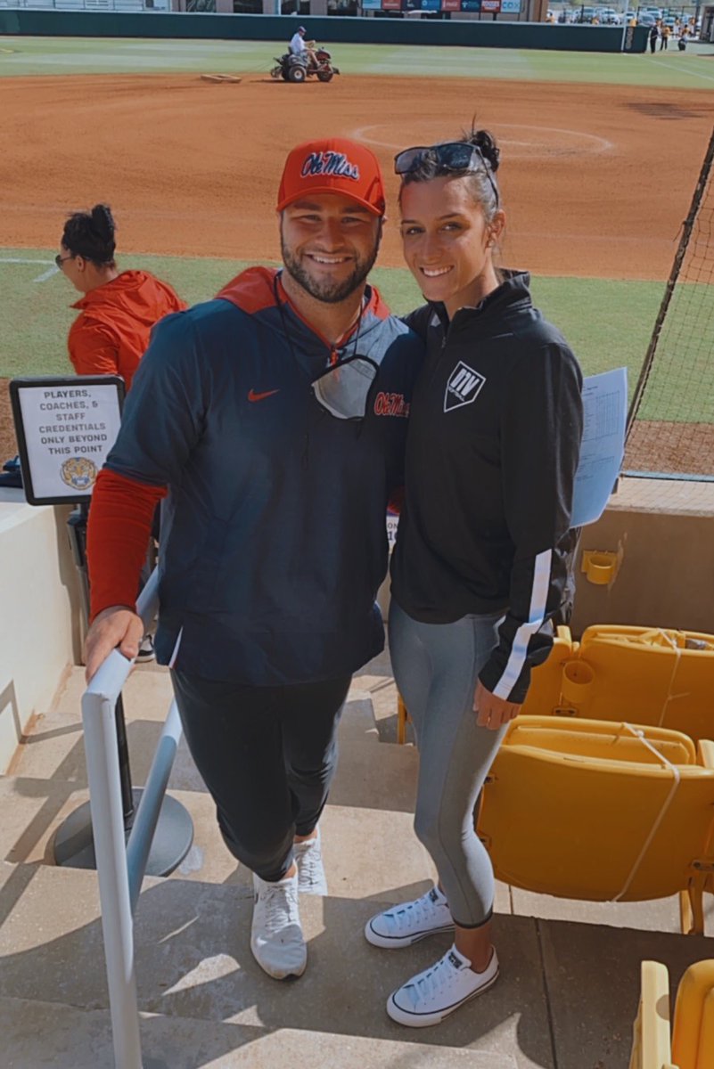 d1vision_sb's tweet photo. AWSOME game today,
LSU 🆚 OLE MISS!!
Happy to see you Coach Ryker and I can’t wait for the future!!
Our D1VISION girls are ready to have you out this summer, so thankful for your support and interest always!!
#D1VISION | #EveryBitEarned | #OleMiss | #LSUsb https://t.co/yi3mh8Wszl