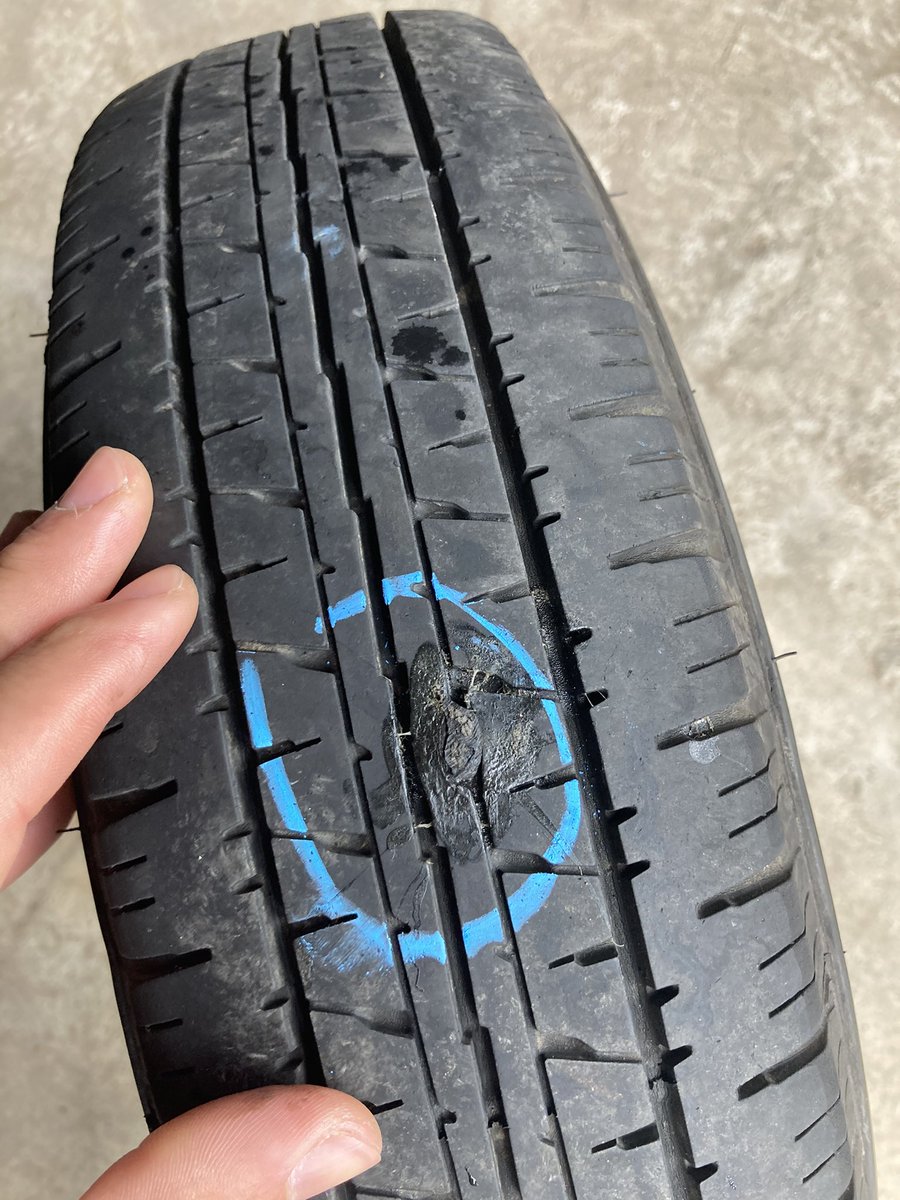ট ইট র とりひつじ 地元の車屋でタイヤのパンク修理してもらった パンク修理税込1650円 安い タイヤ購入した場合3万近くかかる オートバックスではタイヤ購入勧められたけど 地元の車屋はパンク修理でも普通に走る分には特別問題ないと言ってた ダメ ট ইট র とりひつじ 地元の車屋でタイヤのパンク修理してもらった パンク修理税込1650円 安い タイヤ購入した場合3万近くかかる オートバックスではタイヤ購入勧められたけど 地元の車屋はパンク修理でも普通に走る分には特別問題ないと言ってた ダメ