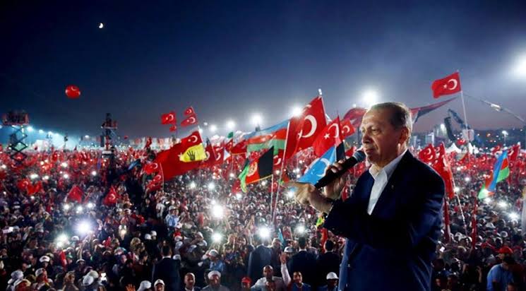 #Türkiye artık Millete ve Milletin iradesine meydan okunacak bir ülke değildir.

Aksini düşünen varsa;
#HodriMeydan
🇹🇷🇹🇷