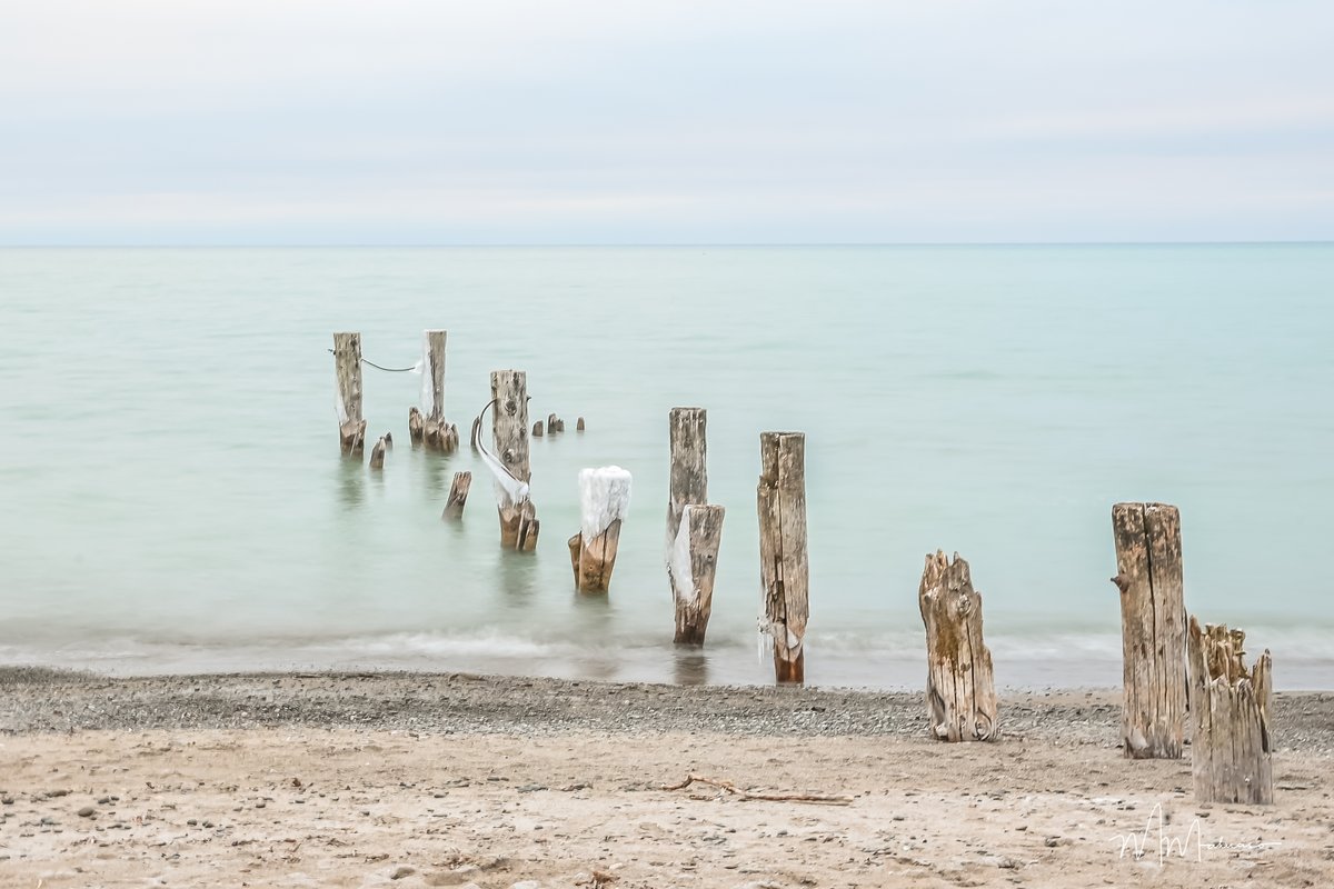 doublem33's tweet photo. Old Piers, Grimsby, Ontario in January 2021
#continuetofindbeautyallaround #oldpiers #fiftypoint #GrimsbyON #lakeontario #longexposure https://t.co/ue9vMlnVEU