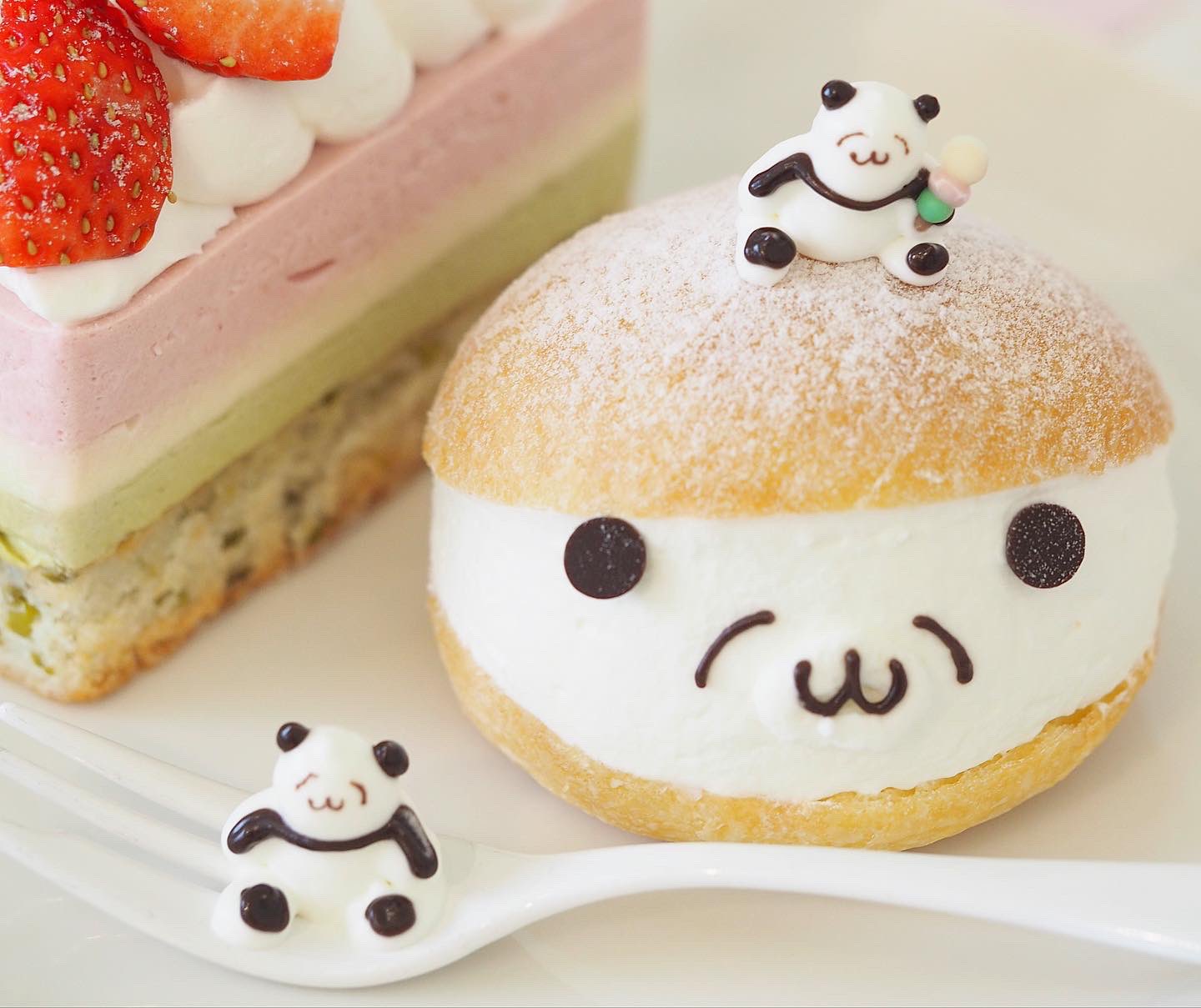 Meg カフェとお写んぽと ダーパンケーキ Dapancake マリトッツォは 試作品 いちごムース も かわいくておいしかった 大阪カフェ 八尾カフェ 関西マリトッツォ マリトッツォ ケーキ パンダ スイーツ ケーキ屋さん