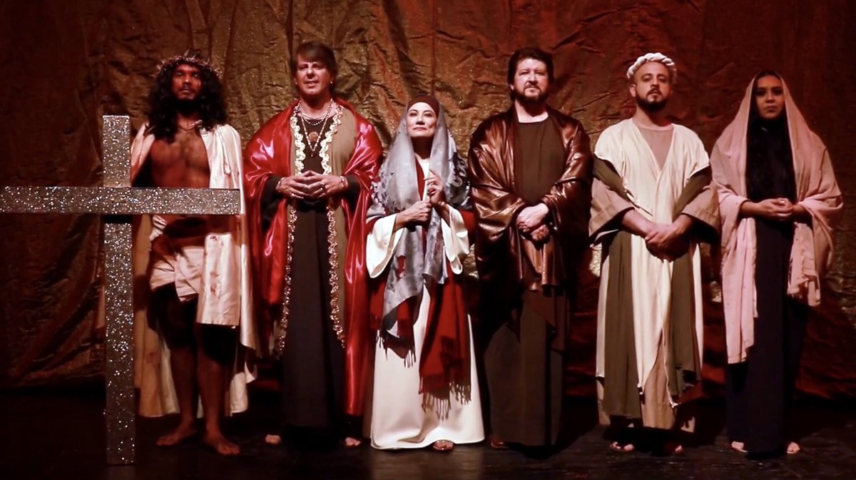 Normadedios's tweet photo. SÁBADO SANTO..
Grata experiencia ver que a pesar de la pandemia, el teatro continúa su noble misión ahora en línea. Felicidades Juan Ignacio Aranda por la dirección e interpretación del “Réquiem para Jesús Sacramentado”. Felicidades a todo el elenco @jignacioaranda https://t.co/M4GFVjy5WN