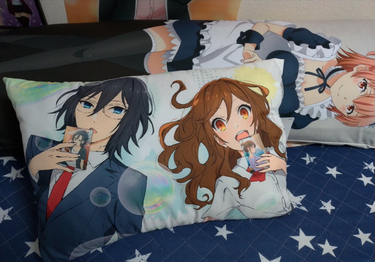 平凡は非凡モナちゃん ３２連勤終了 みっくみくダンス師範 しまむら行ってきました ホリミヤグッズは枕にしました 等身大ガハマさんあるので抱き枕は断念ｗ しかし色んな作品あってやばかった シグルリ Sao リゼロいっぱいあったよ 買わなく