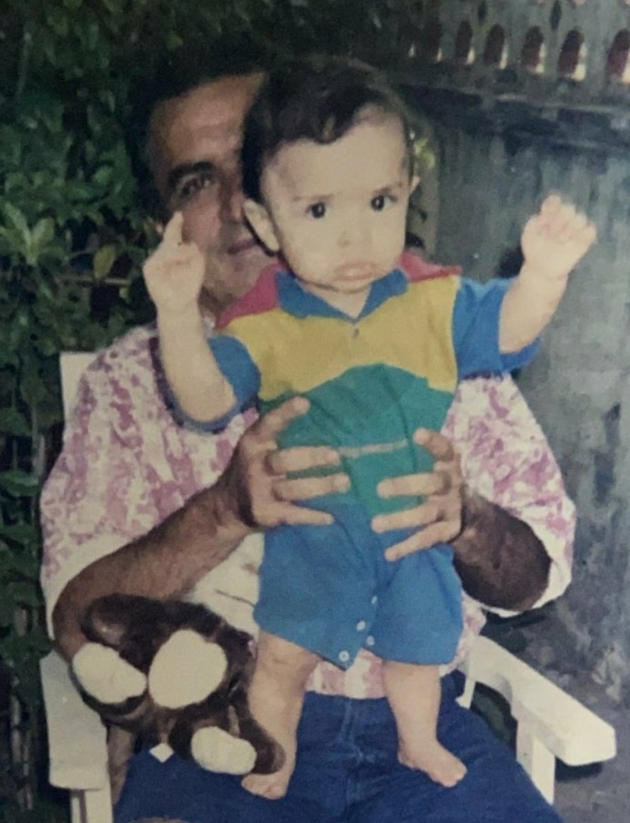 MeiaUmBrasil's tweet photo. Há exatos 22 anos nascia aquele que seria uns dos maiores talentos da música e dono dos nossos corações!
Feliz aniversário, desejamos além de sucesso nos seus trabalhos, muita felicidade na sua vida pessoal, conta com a gente, seja o André ou o @oMeiaUm! 🖤 https://t.co/6gE4uVTIhD