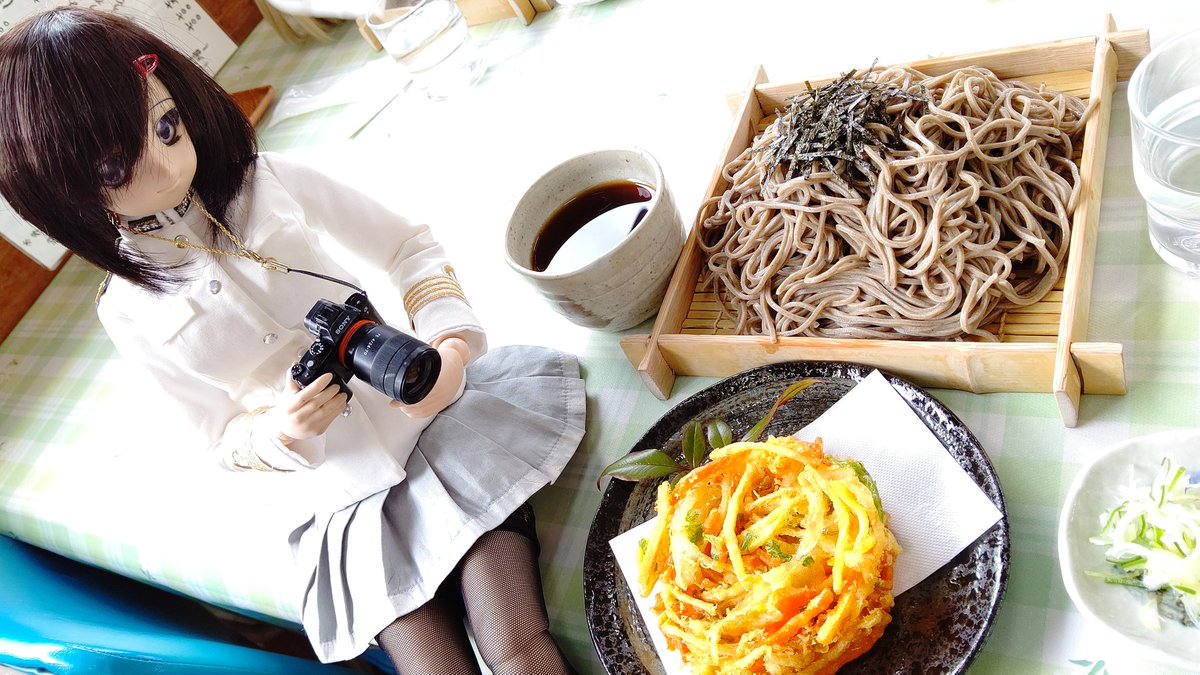 アベシン はいふり垢少々痛車道 忍野八海で撮影後お昼 天ざるw もか 美味しそうな天ぷら パチリ