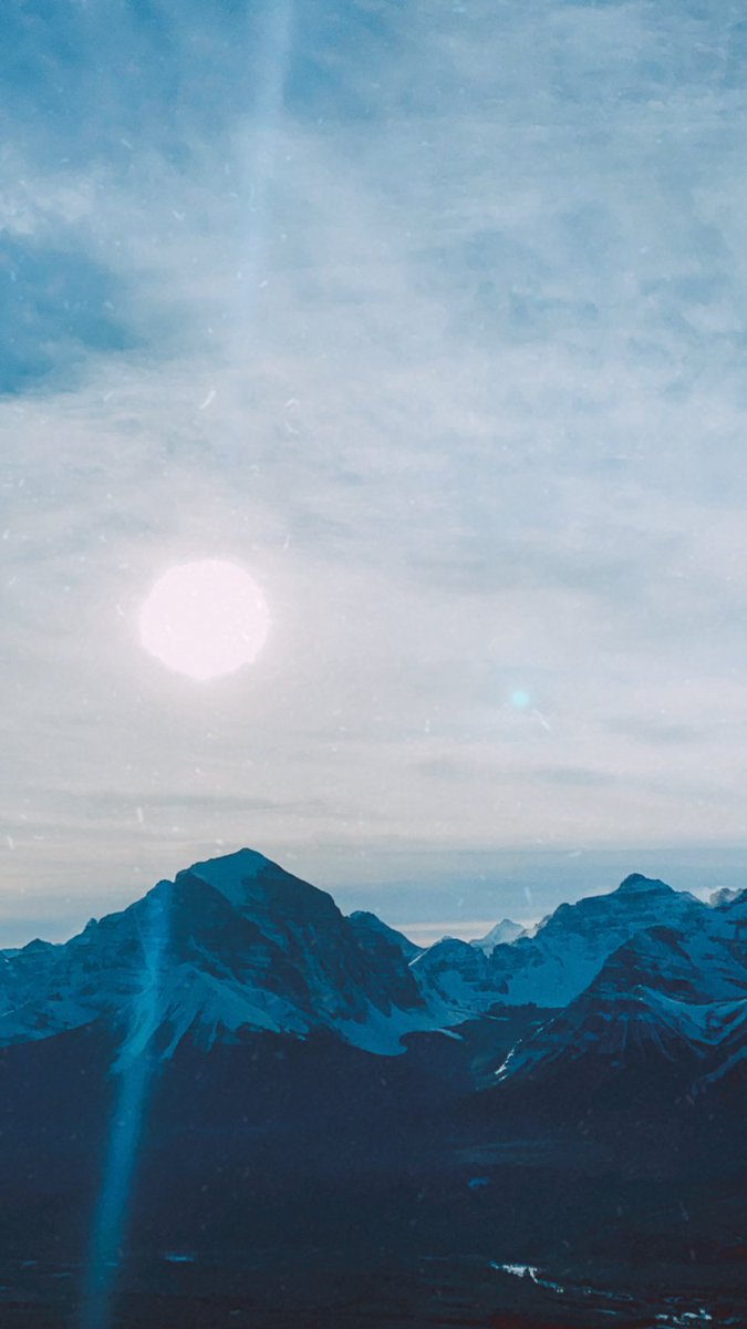 katcher_'s tweet image. It’s the season for multi-sport days 🥰 AM skiing @SkiLouise  PM biking around town