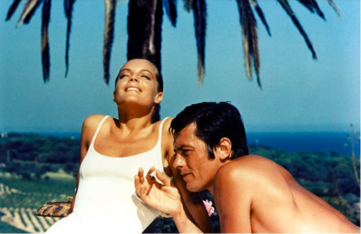 Vogue France tweet media