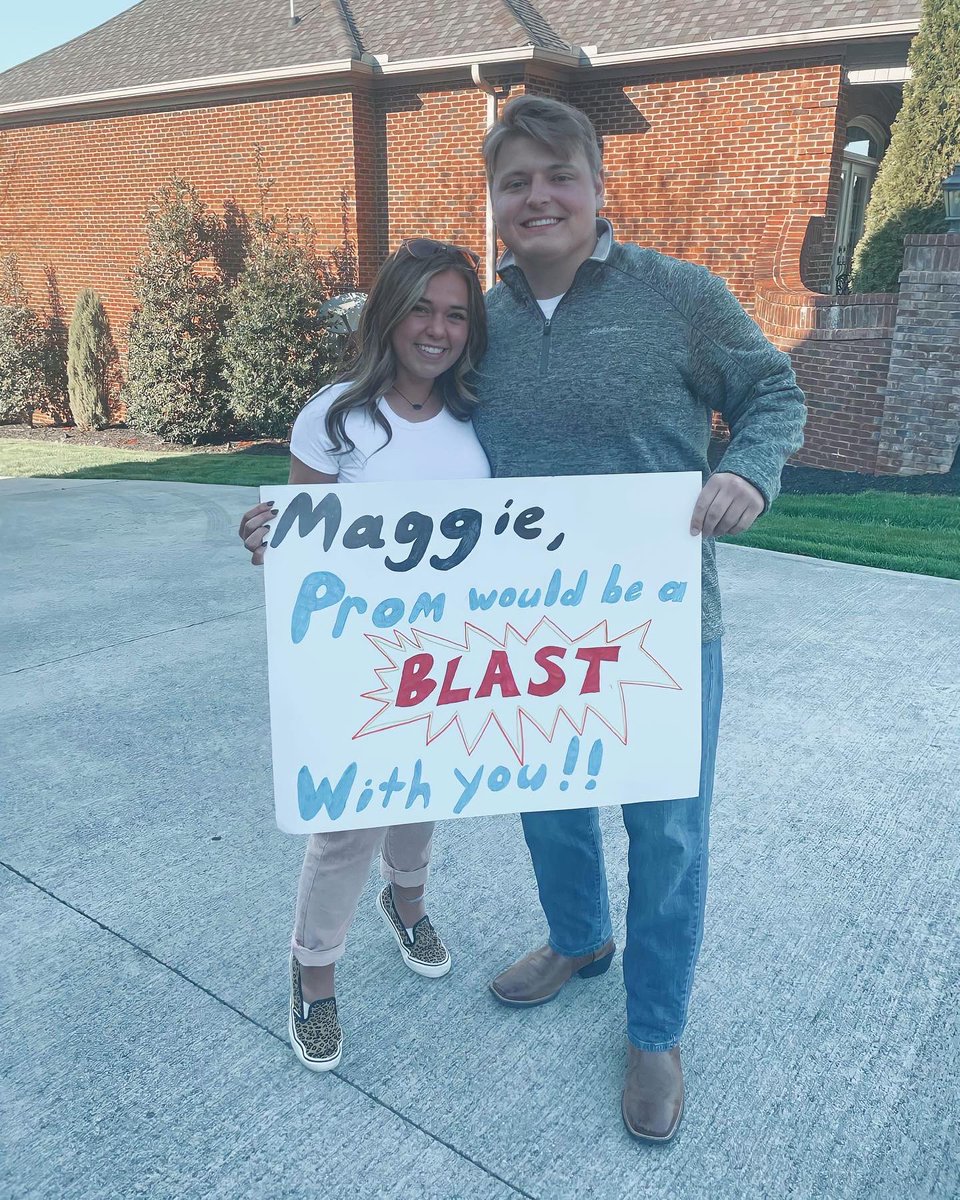 mags_beth's tweet photo. #prom #yeahthattreeisonfire https://t.co/xrjfZB9GG0