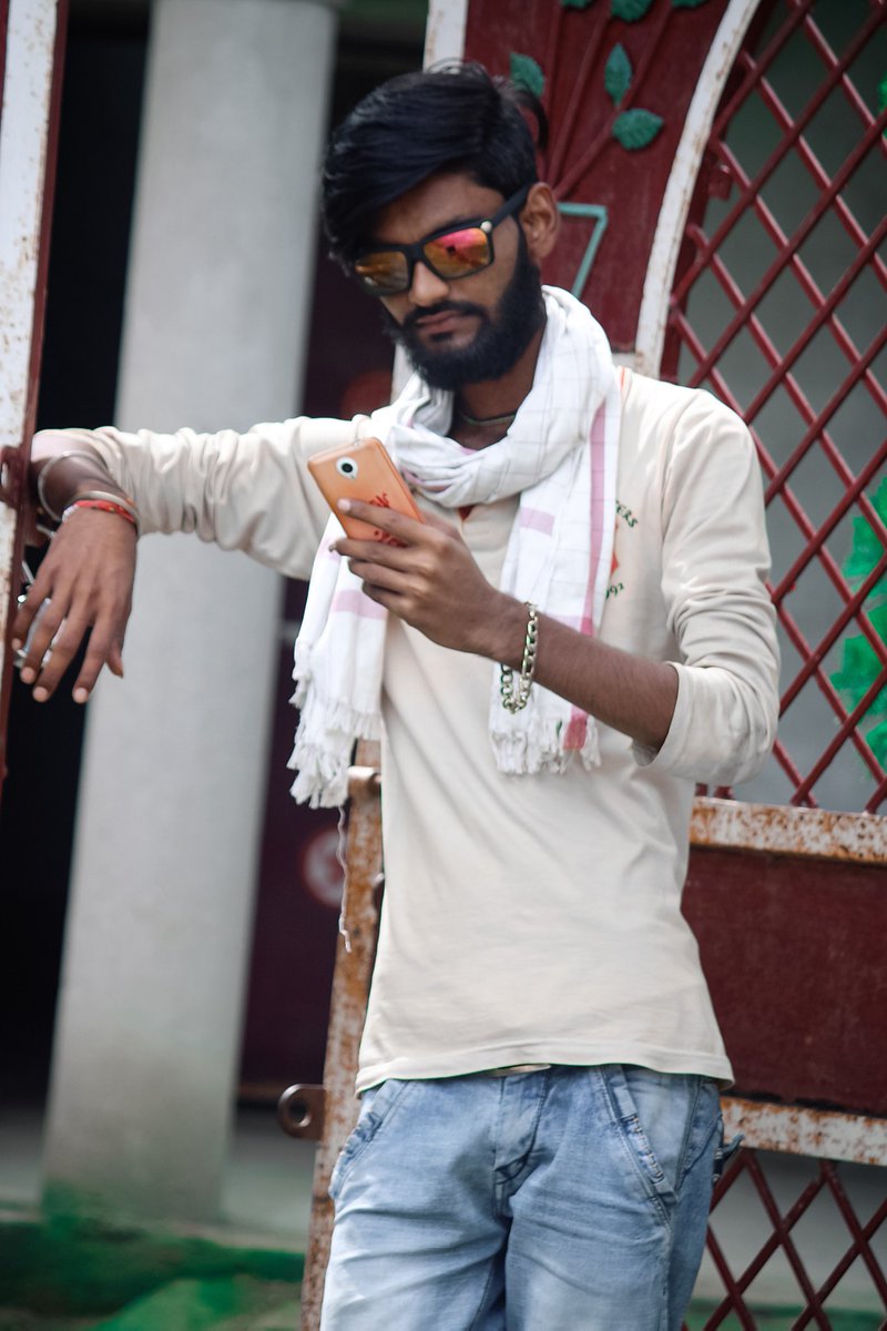arunyadav_A_D_Y's tweet photo. #Desi_Look_में💪
#Desi__छोरा😎
#Haath_में_कड़ा⭕
गले मे गमछा 〰️
#आँख_Khol_के👁️
#देख_बाबली
#UP_का_👇
#Fames_छोरा_🤵
#apnatimebhiaayega , #apnalook✔️ , #arundevganyadav , #dslrphotography , #arundevganyadavhdpic , #ad_yadav_writes , #ad_yadav_jee ,#एडी_यादव_जी https://t.co/efTTSXSERd