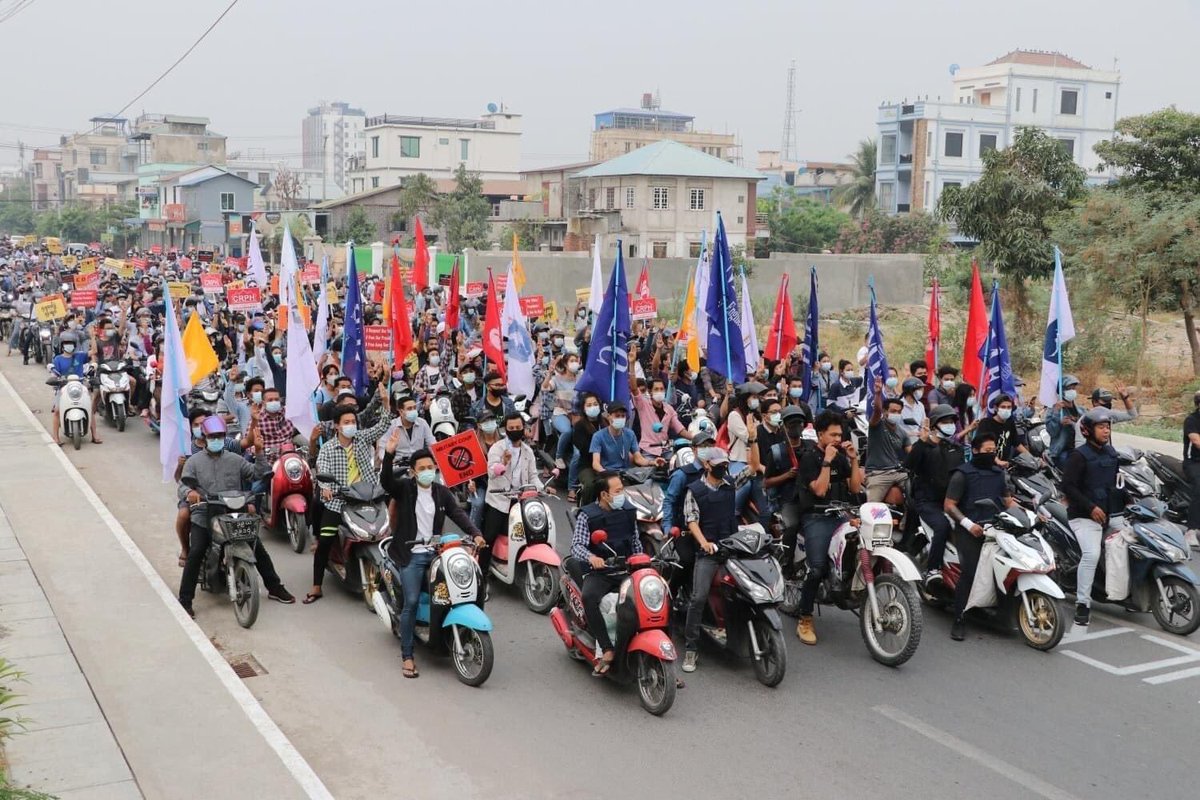 b3rry_y's tweet photo. Today Marching Strike with motorcycles by Mandalay Computer,Economics and Engineering Family !!
#WhatsHappeningInMyanmar
#Apr4Coup https://t.co/YkxwewJoUV