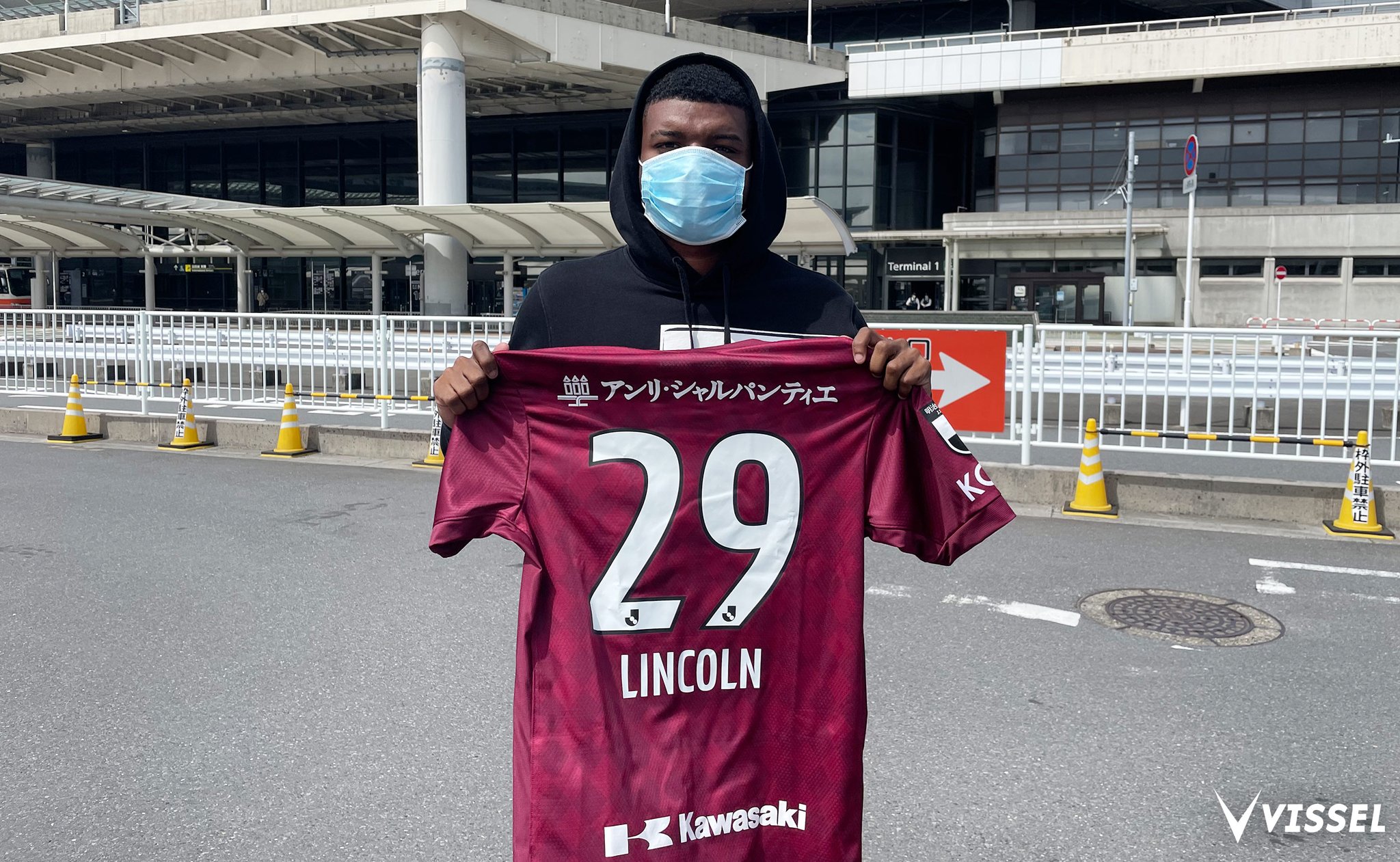 ヴィッセル神戸 リンコン選手が来日しました ようこそ日本へ Welcome Lincoln9 Visselkobe ヴィッセル神戸 T Co Iujihorwyr Twitter