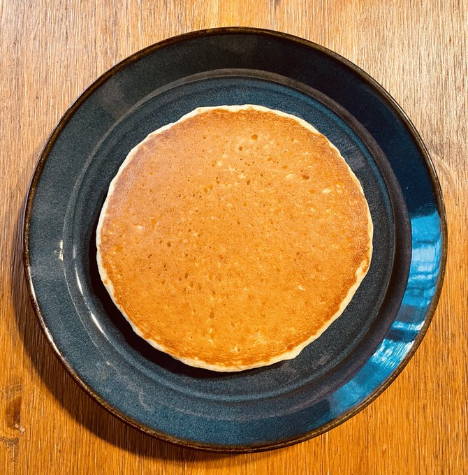 パンケーキ上手く焼けただけで幸せな気持ちになっちゃうんだから、人生ってやつはよ 