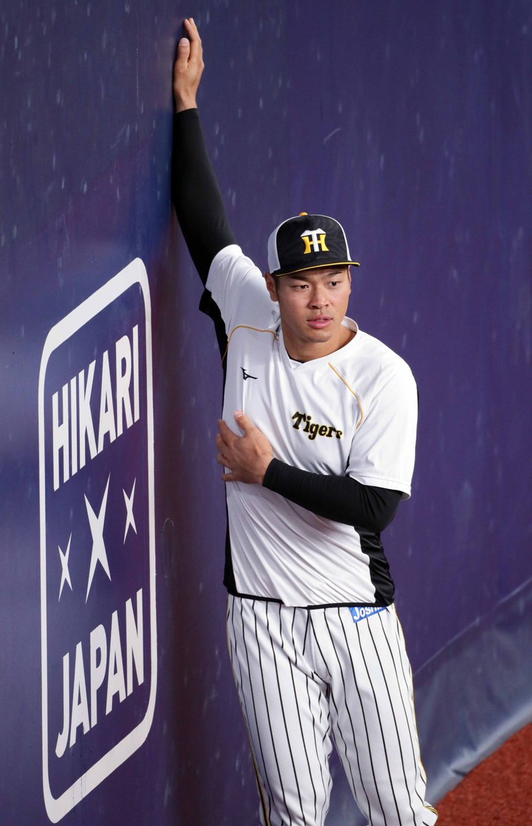 虎アルバム】2021.04.04 中日戦(京セラ)試合前練習に臨む #佐藤輝明