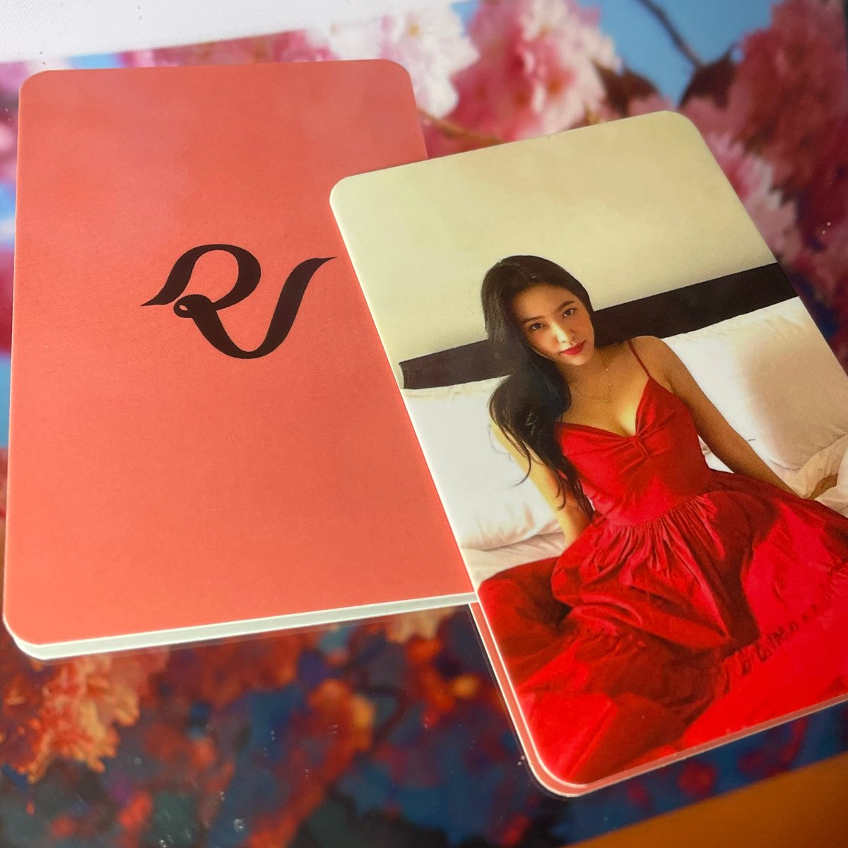 eilahshop's tweet photo. Quiero compartir lo último que he añadido a mi tienda de #etsy: RED VELVET Yeri Random Photocard https://t.co/EFDBWV7iwd #eilahshop #kpop #photocard #eilah #shop #redvelvet #wendy #redveluv #irene https://t.co/KX6y3eqhBN