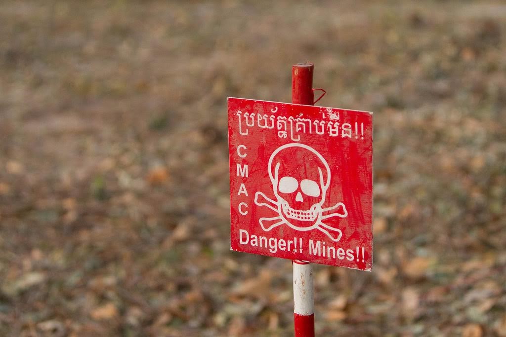 herorats's tweet image. Today is International Day for Mine Awareness! #MineAction saves lives and limbs. It also paves the way for development, reducing poverty and clearing land to build homes, hospitals and schools.

Join APOPO bit.ly/3ukwkjL

#LandmineFree2025 #MineActionDay2021 #MineFree