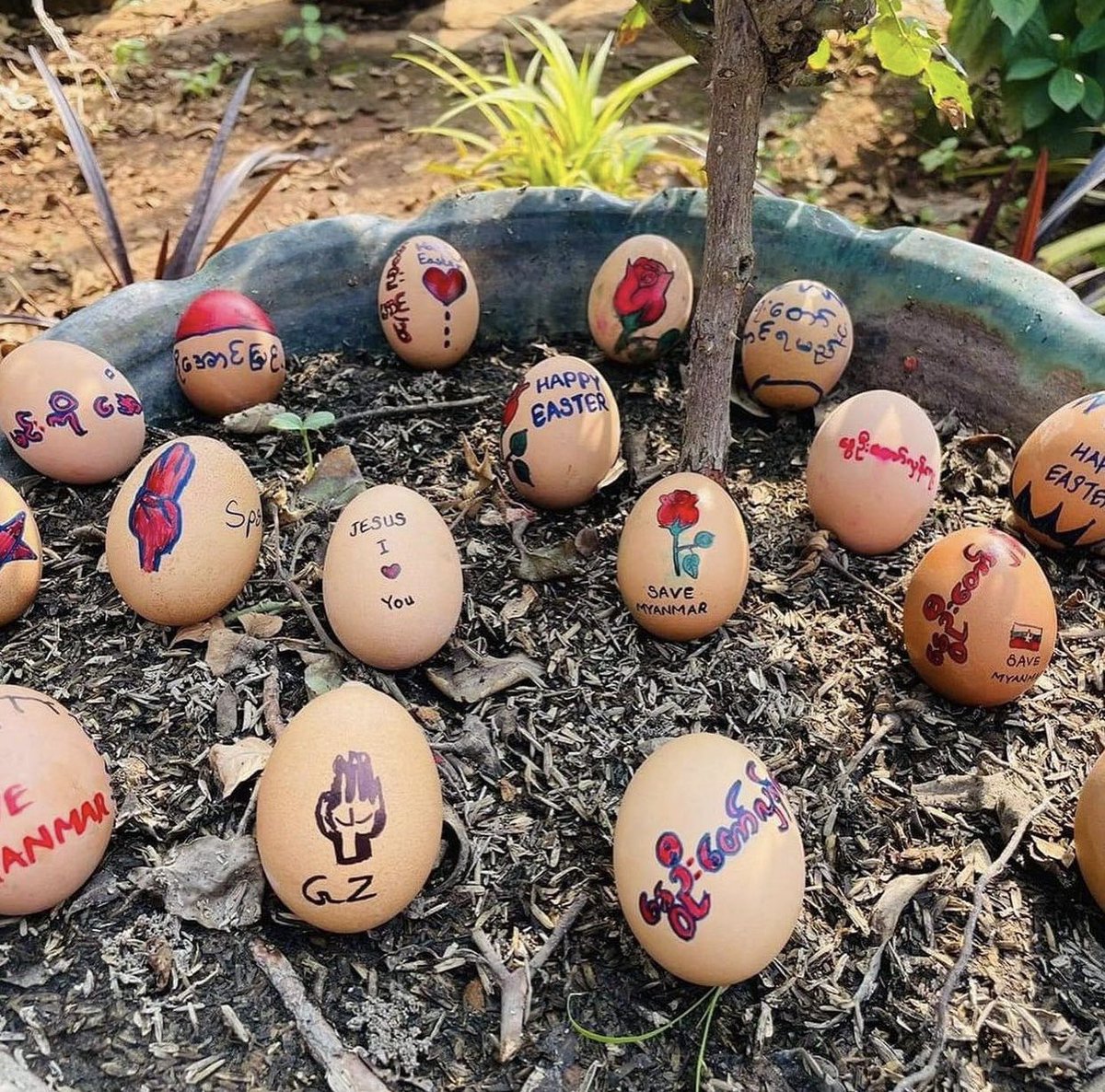 Thae85369650's tweet photo. We wish our Democracy will be renewed again,all of Citizens' hope of Democracy will be fulfilled  
#Apr4Coup #SaveMyammar 
#WhatsHappeningInMyanmar #JusticeForMyanmar
#EasterEggStrike #worldrecordegg https://t.co/JD8omh5e8v