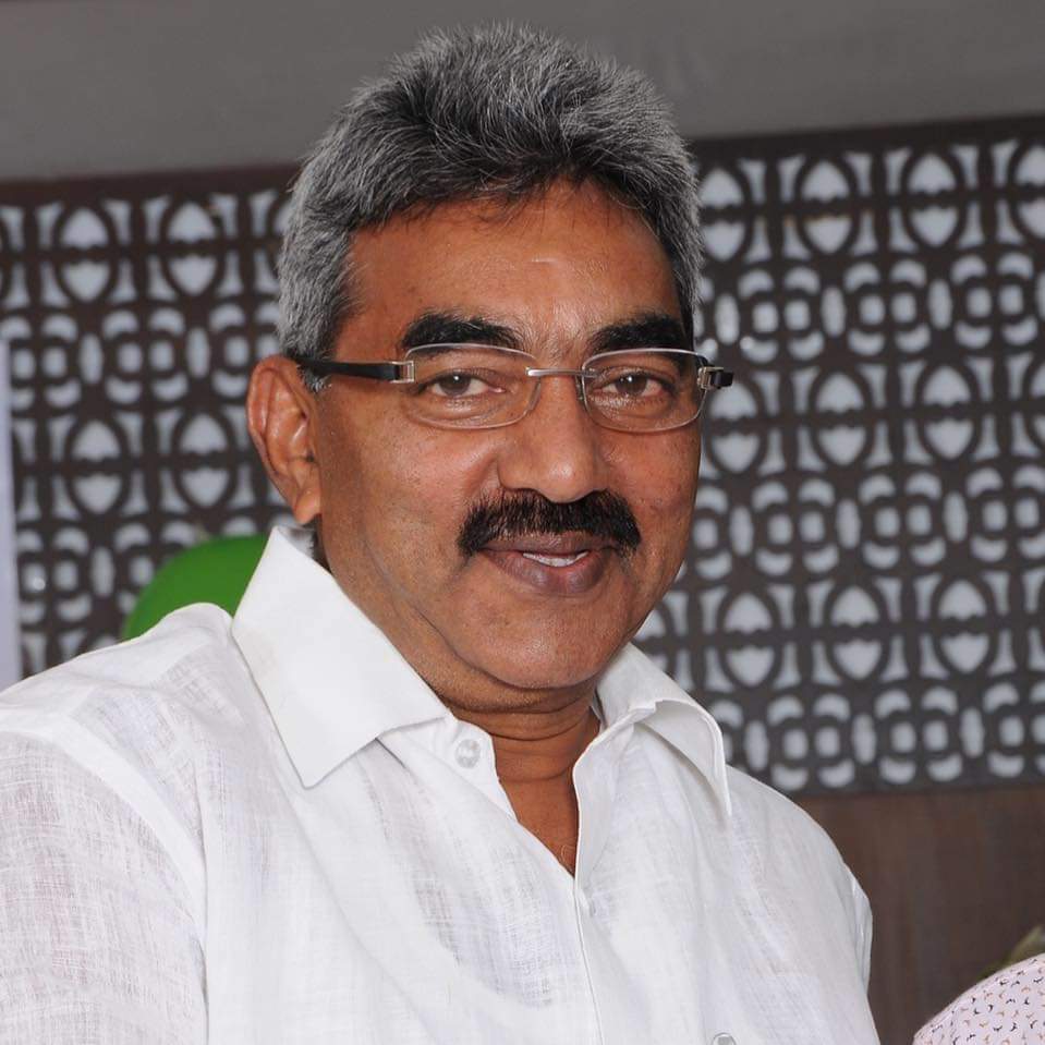 ncbn's tweet photo. తెనాలి తెలుగుదేశం నేత, మాజీ శాసనసభ్యులు ఆలపాటి రాజేంద్ర ప్రసాద్ గారికి జన్మదిన శుభాకాంక్షలు. మీరు నిరంతరం సేవ చేసే ప్రజల ఆశీర్వాదంతో నిండు నూరేళ్ళూ ఆనందారోగ్యాలతో వర్ధిల్లాలని హృదయపూర్వకంగా కోరుకుంటున్నాను. https://t.co/1e980kVKSX